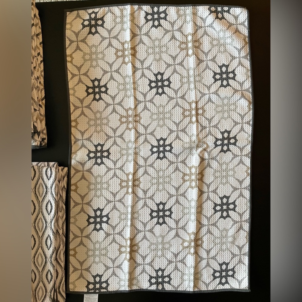 100% Polyester Kitchen Towels - Picture 8 of 9